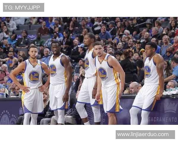 2016年勇士队与活塞队精彩对决视频直播回顾与分析